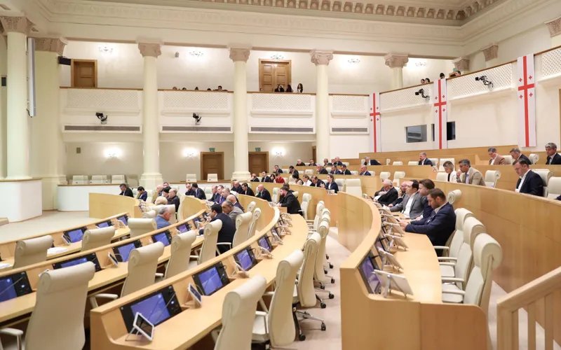 С 1 марта 2026 года будут ликвидированы Антикоррупционное бюро и Служба по защите персональных данных, с 1 января будет упразднена должность бизнес-омбудсмена и его аппарат, а также будет признан утратившим силу Закон о бизнес-омбудсмене.